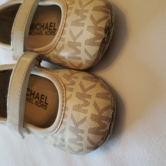 Baby girls Michael Kors shoes - Picture 2 of 5